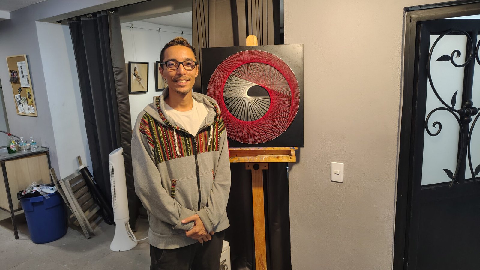 Proceso artesanal de arte en hilo